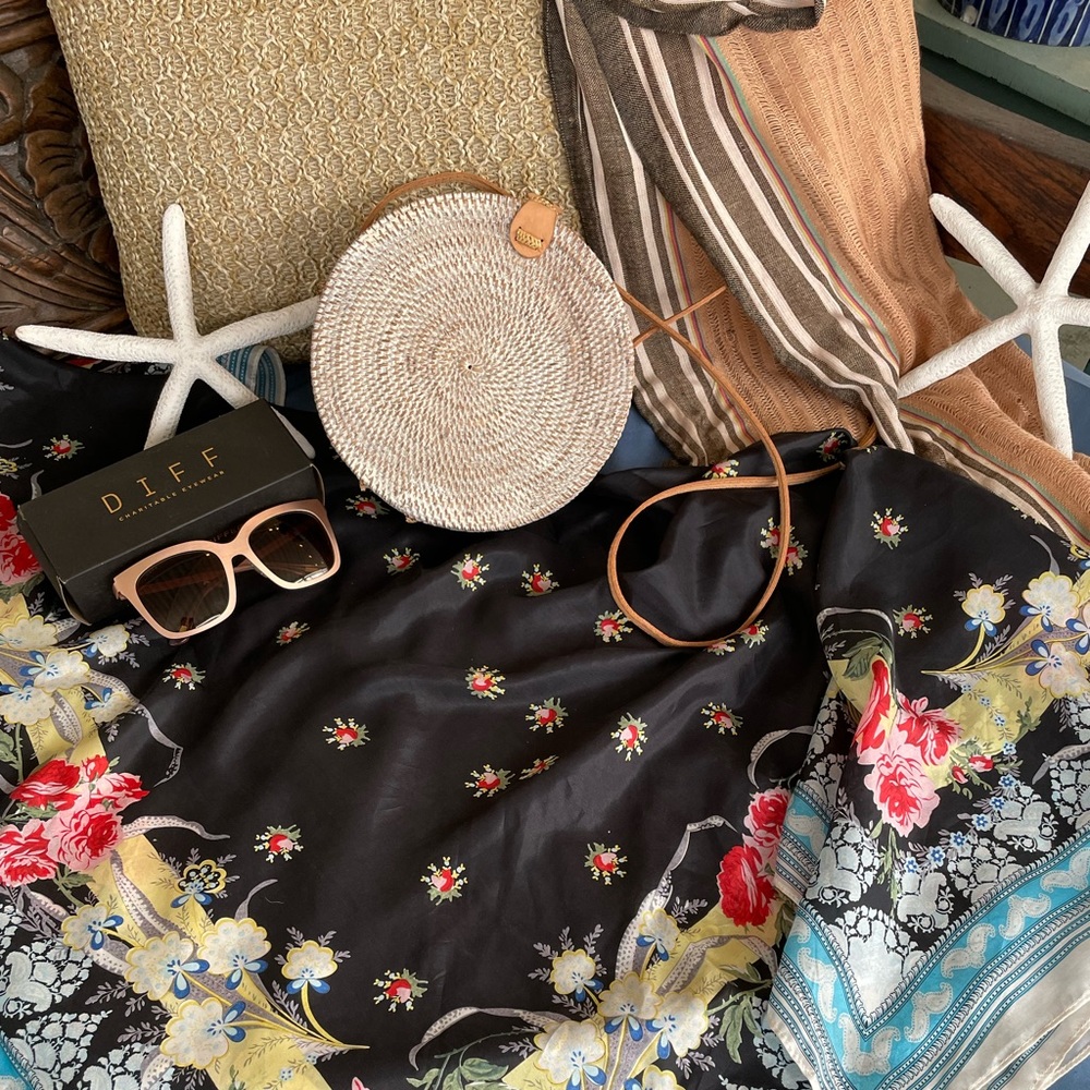 Summer Bundle! Purse, scarves & sunglasses!